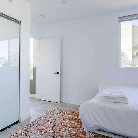Hollywood Art House With Bright Sunlight Los Angeles Exterior foto