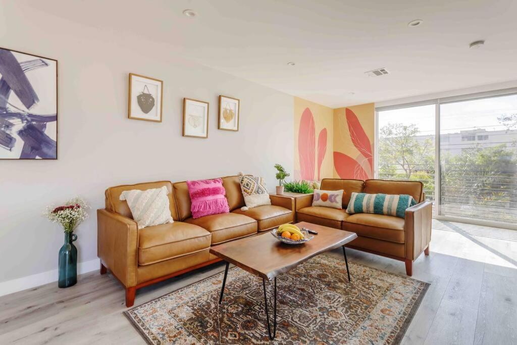 Hollywood Art House With Bright Sunlight Los Angeles Exterior foto