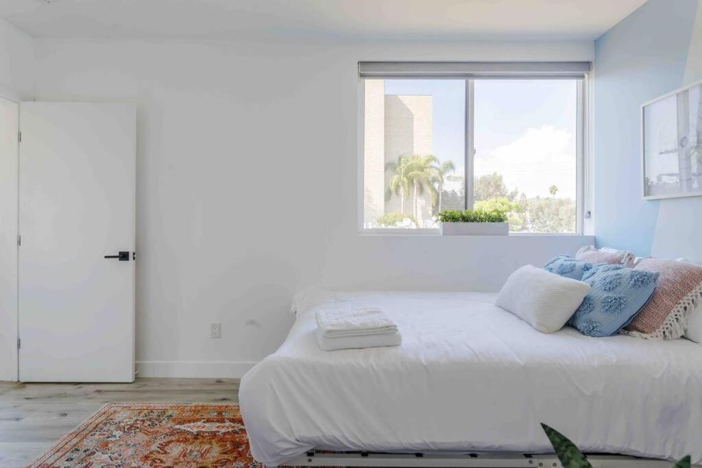 Hollywood Art House With Bright Sunlight Los Angeles Exterior foto